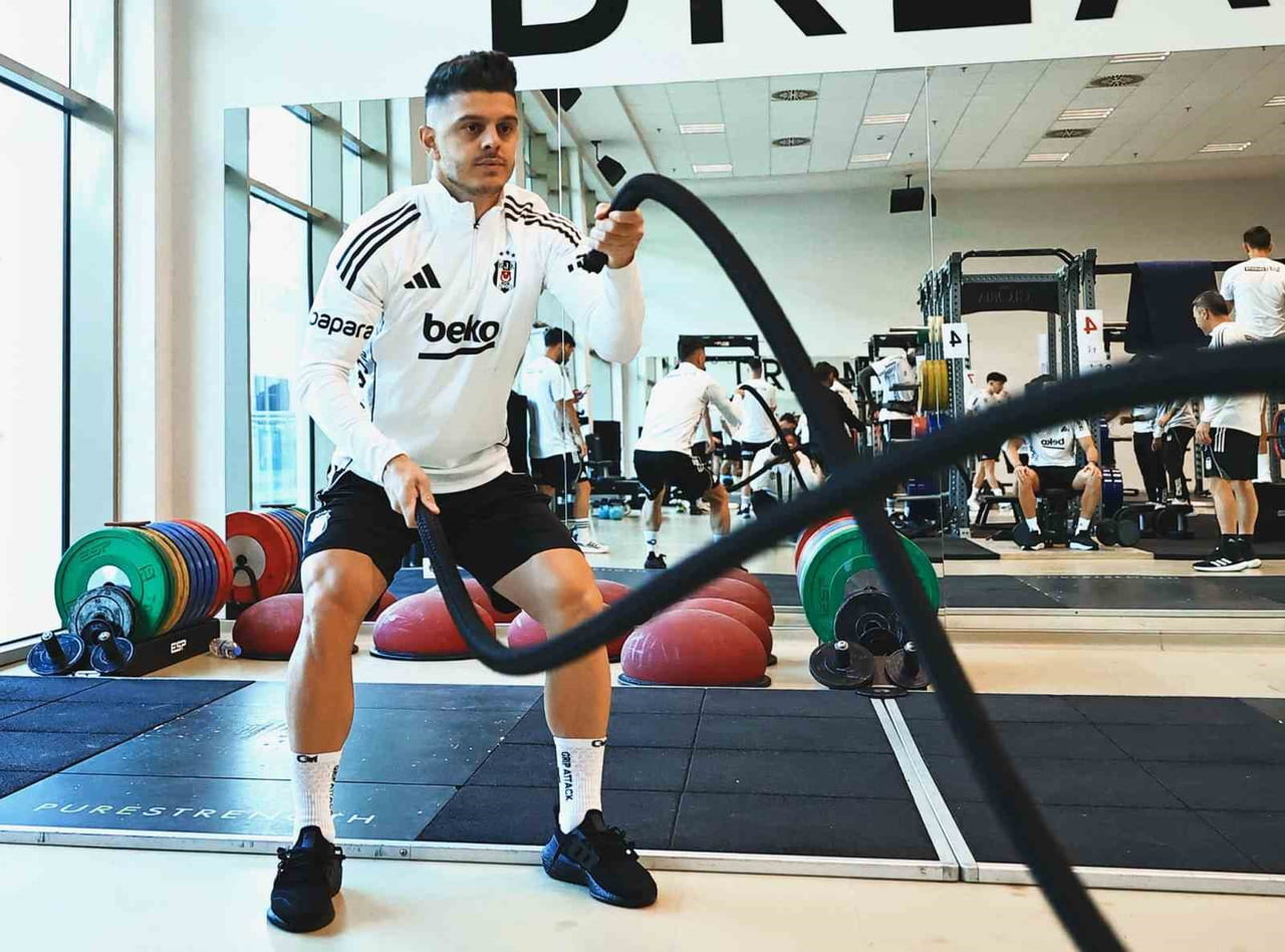 BEŞİKTAŞ, DEVRE ARASI ÇALIŞMALARINA, ANTALYA'DA BU SABAH SALONDA YAPTIĞI ANTRENMAN İLE DEVAM...