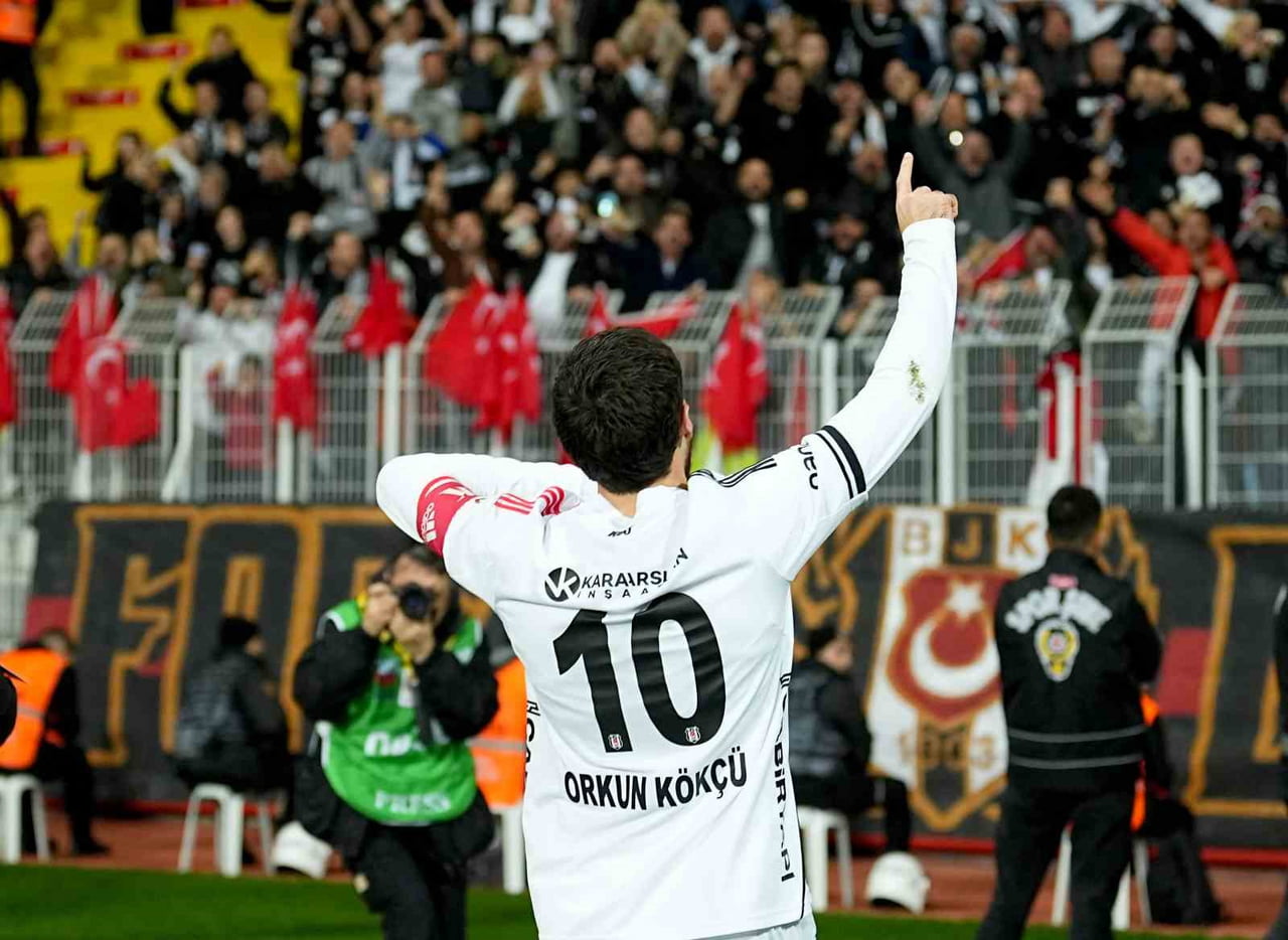 BEŞİKTAŞ’IN SEZON BAŞINDA KADROSUNA KATTIĞI ORKUN KÖKÇÜ, SİYAH-BEYAZLI FORMAYLA İLK GOLÜNÜ...