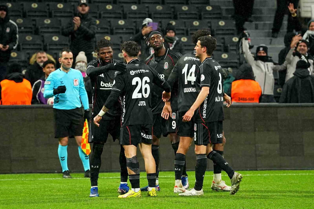 BEŞİKTAŞ, SÜPER LİG VE TÜRKİYE KUPASI’NDA OYNADIĞI SON 9 KARŞILAŞMADA MAĞLUP OLMADI.