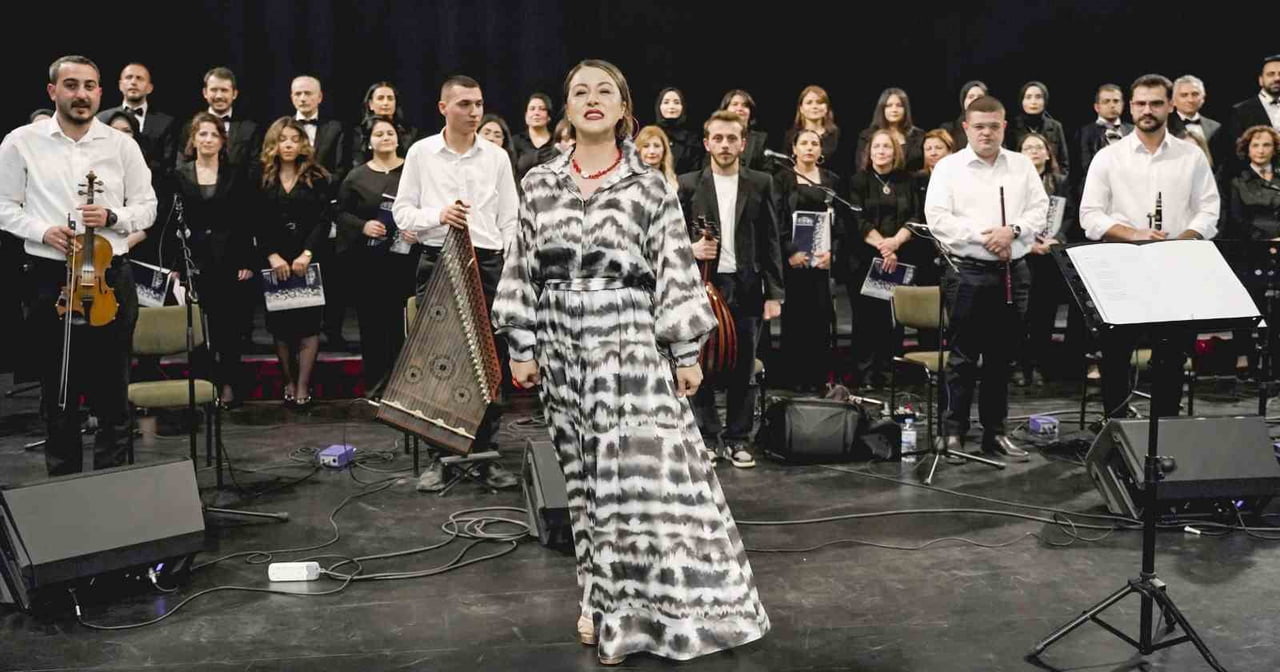 BESTEKAR VE KORO YÖNETMENİ SITKI SAHİL İLE KIZI DR. DERYA SAHİL EROĞLU ERZURUM’UN KÜLTÜR, SANAT...