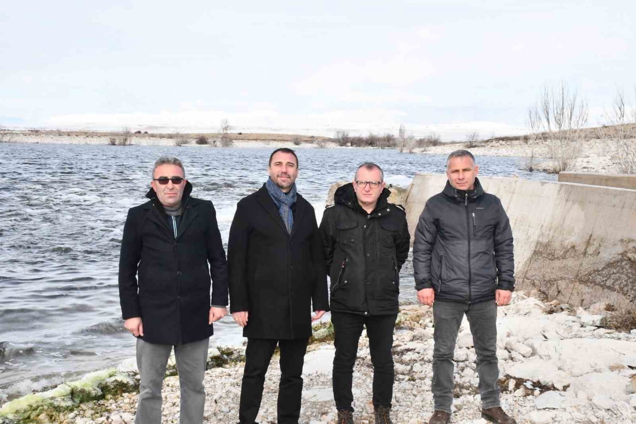 BEYLİKOVA BELEDİYE BAŞKANI HAKAN KARABACAK, BEYLİKOVA BARAJI'NDA TARIMSAL ÜRETİMİN...