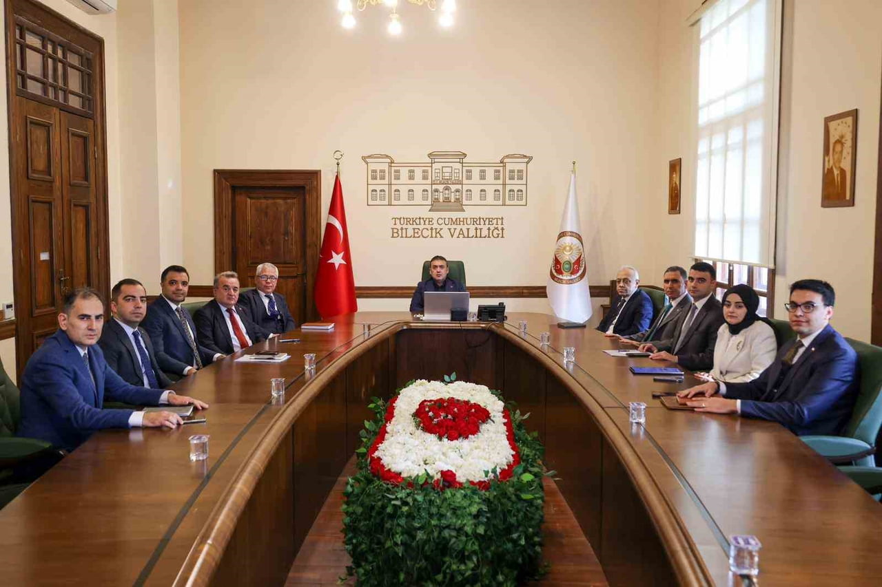 BİLECİK’TE MÜLKİ İDARE AMİRLERİ DEĞERLENDİRME TOPLANTISI GERÇEKLEŞTİRİLDİ