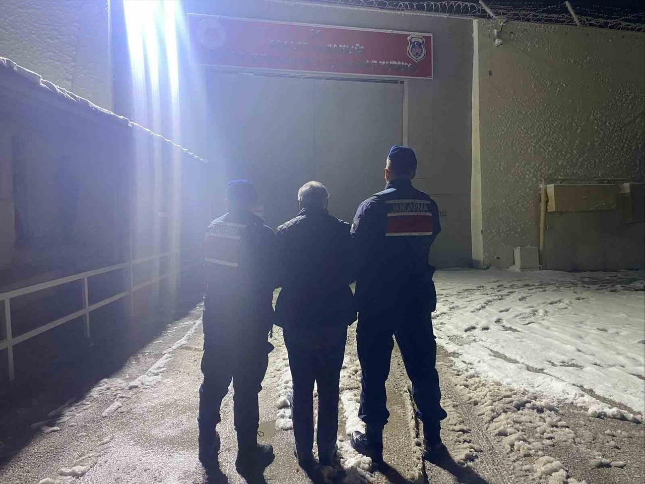 BİLECİK’TE TEHDİT SUÇUNDAN ARANAN ŞAHIS YAKALANDI