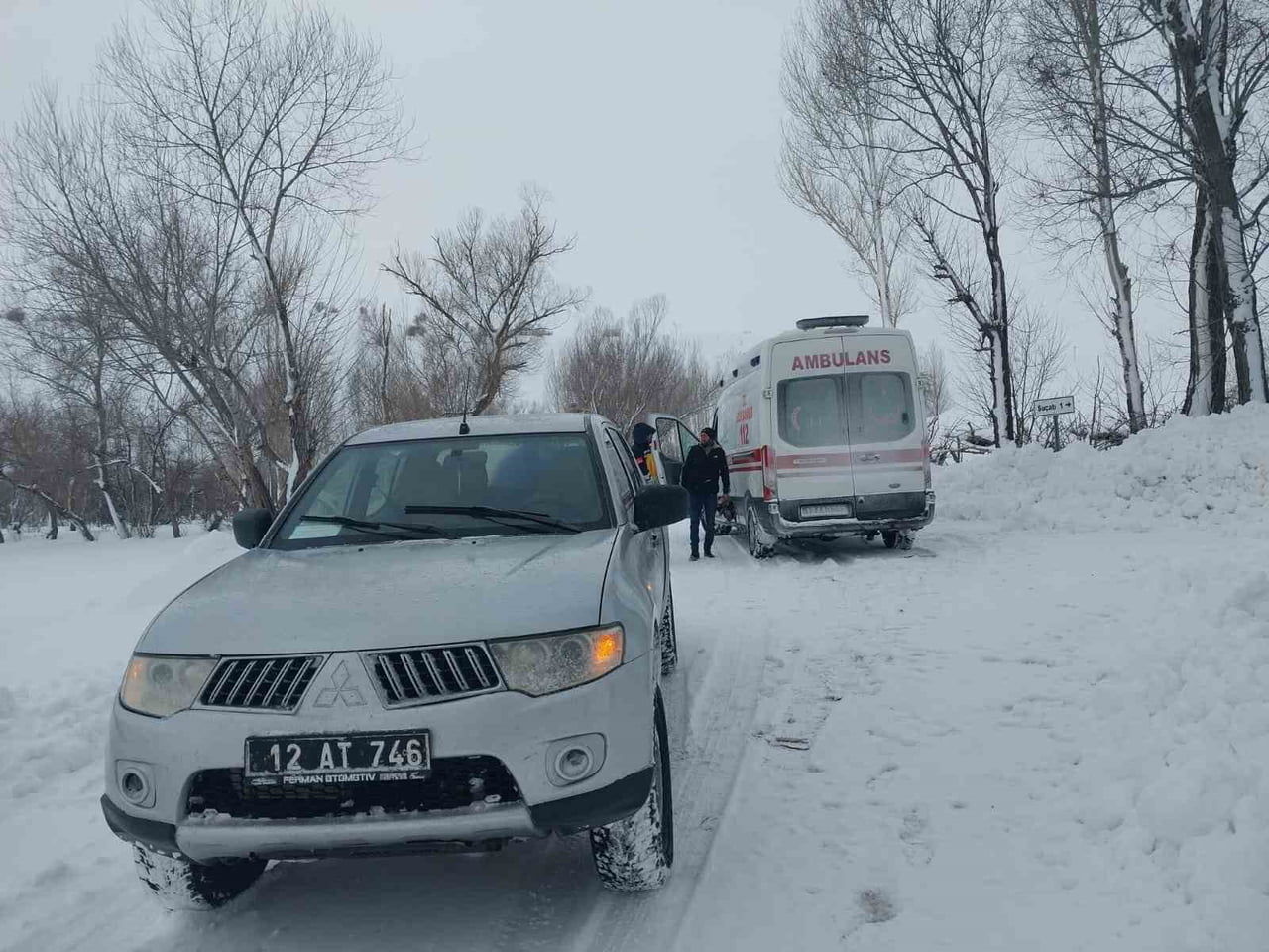 BİNGÖL’ÜN KARLIOVA İLÇESİNDEKİ BİR KÖYDE KALP RAHATSIZLIĞI BULUNAN VE DURUMU KÖTÜLEŞEN MUHTARIN...