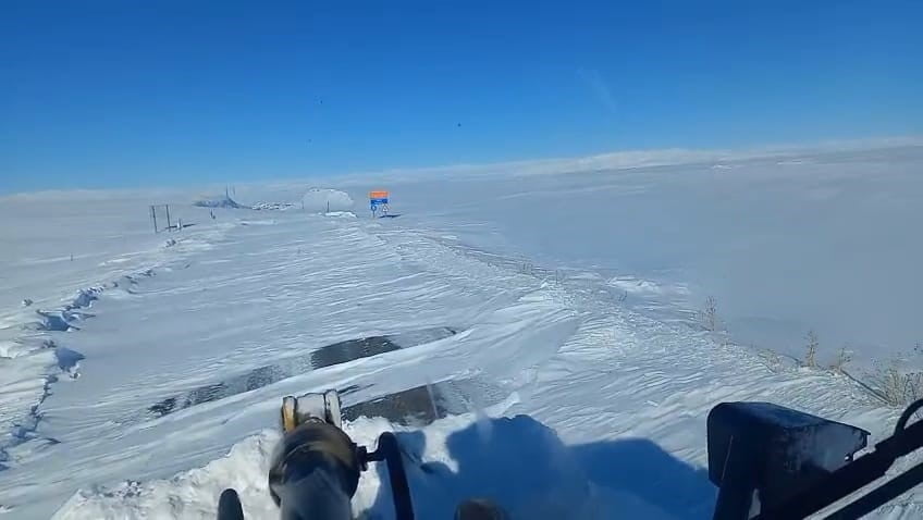 BİTLİS'İN ADİLCEVAZ İLÇESİ İLE MUŞ'UN MALAZGİRT İLÇESİNİ BİRBİRİNE BAĞLAYAN KARA YOLU, ÜÇ GÜNDÜR...