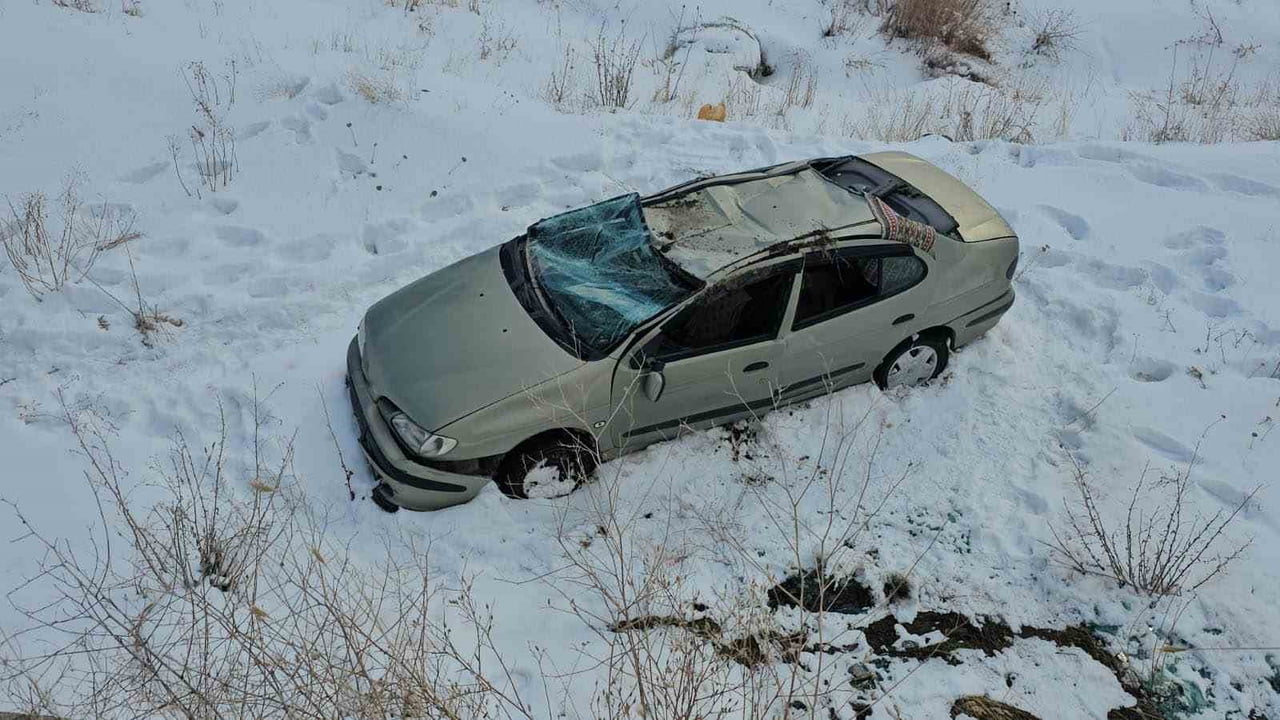 BİTLİS’İN ADİLCEVAZ İLÇESİNDE OTOMOBİLİN TAKLA ATMASI SONUCU BİRİ ÇOCUK 5 KİŞİ...