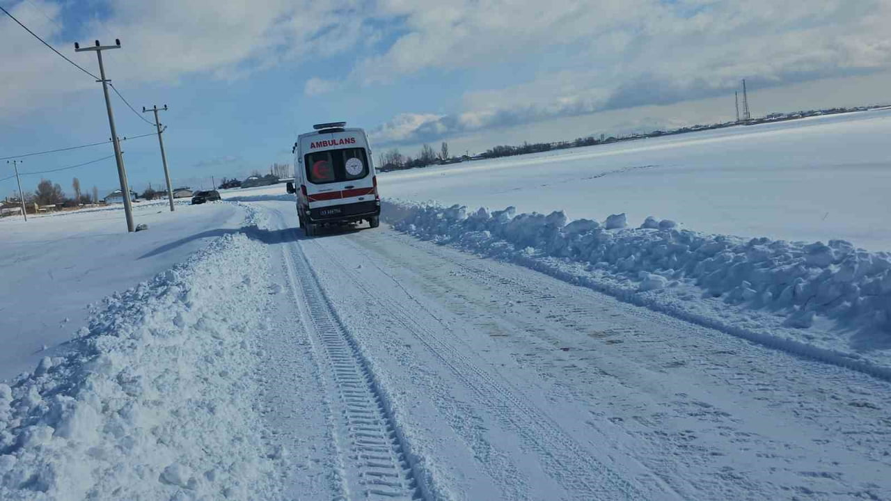 BİTLİS’İN ADİLCEVAZ İLÇESİNE BAĞLI GÖLDÜZÜ KÖYÜNDE ÜZERİNE SICAK SU DÖKÜLEN 9 YAŞINDAKİ HÜSEYİN...