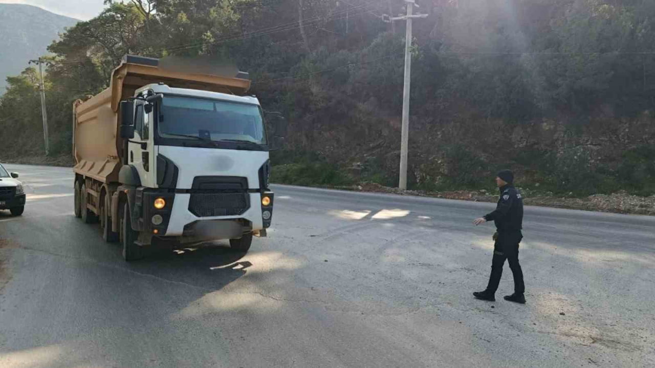 BODRUM’DA İNŞAAT ATIĞI DÖKENLERE 418 BİN TÜRK LİRASI CEZAİ İŞLEM