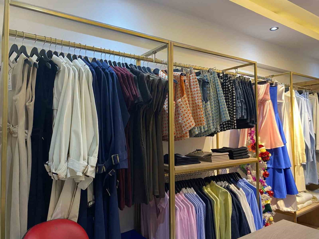 BOLU’DA 20 YILDIR TERZİLİK YAPAN KIYMET DİNÇ (48), HAZIR GİYİMDEKİ FİYAT DENGESİZLİKLERİ VE...