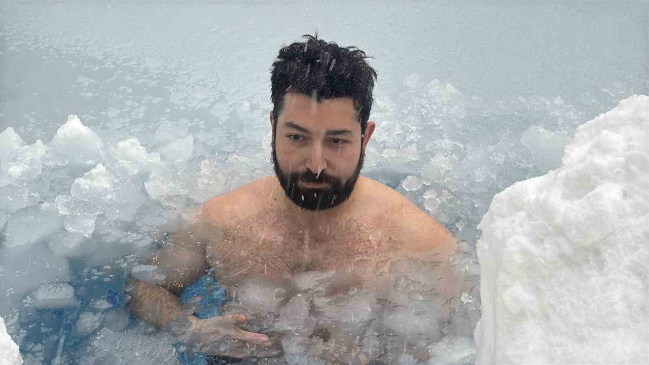 BOLU’DA YILBAŞI TATİLİ İÇİN KENTE GELEN EREN BİRİ, HAVA SICAKLIĞININ EKSİ 10 DERECEYE KADAR...