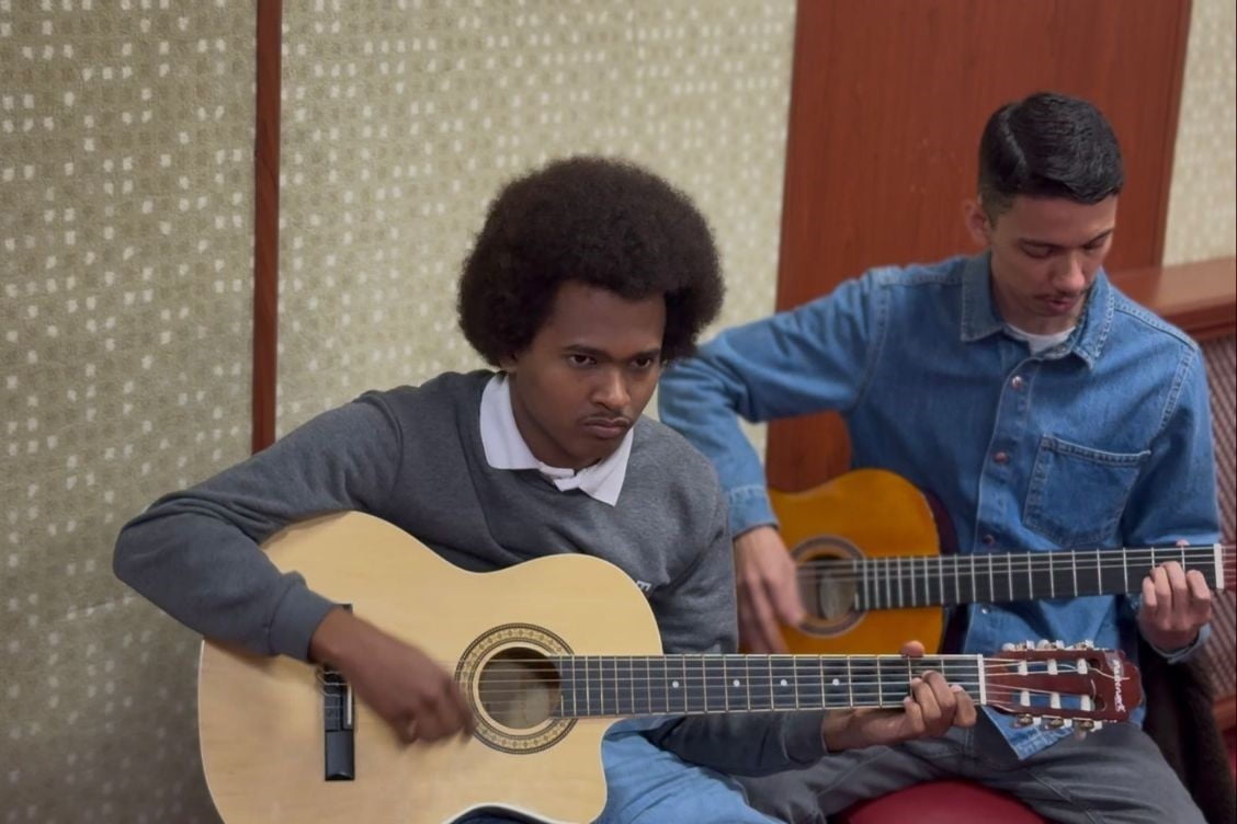 BŞEÜ’DE GİTAR VE BAĞLAMA KURSLARI DEVAM EDİYOR