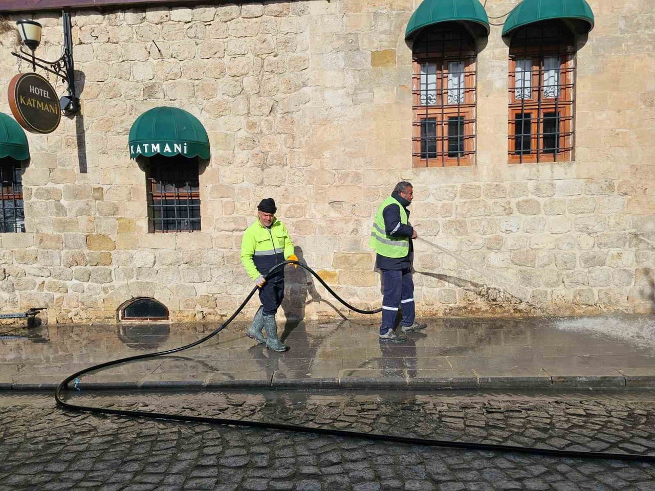 BU KAPSAMDA, MARDİN’İN TARİHİ VE TURİSTİK NOKTALARINDAN BİRİ OLAN 1. CADDE’DE KAPSAMLI BİR...