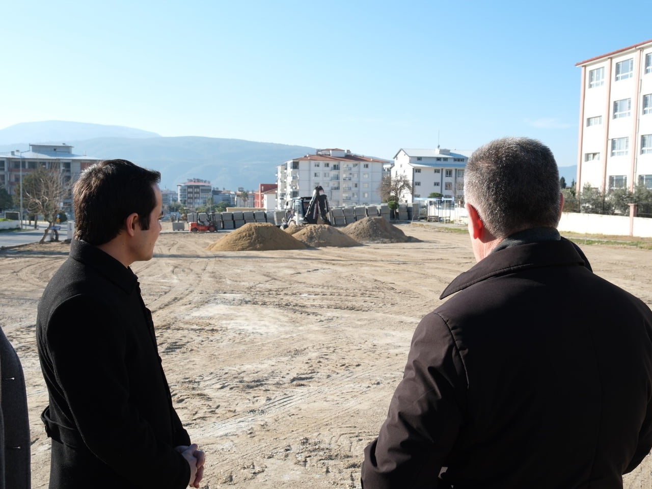 BUHARKENT BELEDİYE BAŞKANI MEHMET EROL, İSTİKLAL MAHALLESİ’NDE OKULLAR ÇEVRESİNİ KAPSAYAN 7,5...