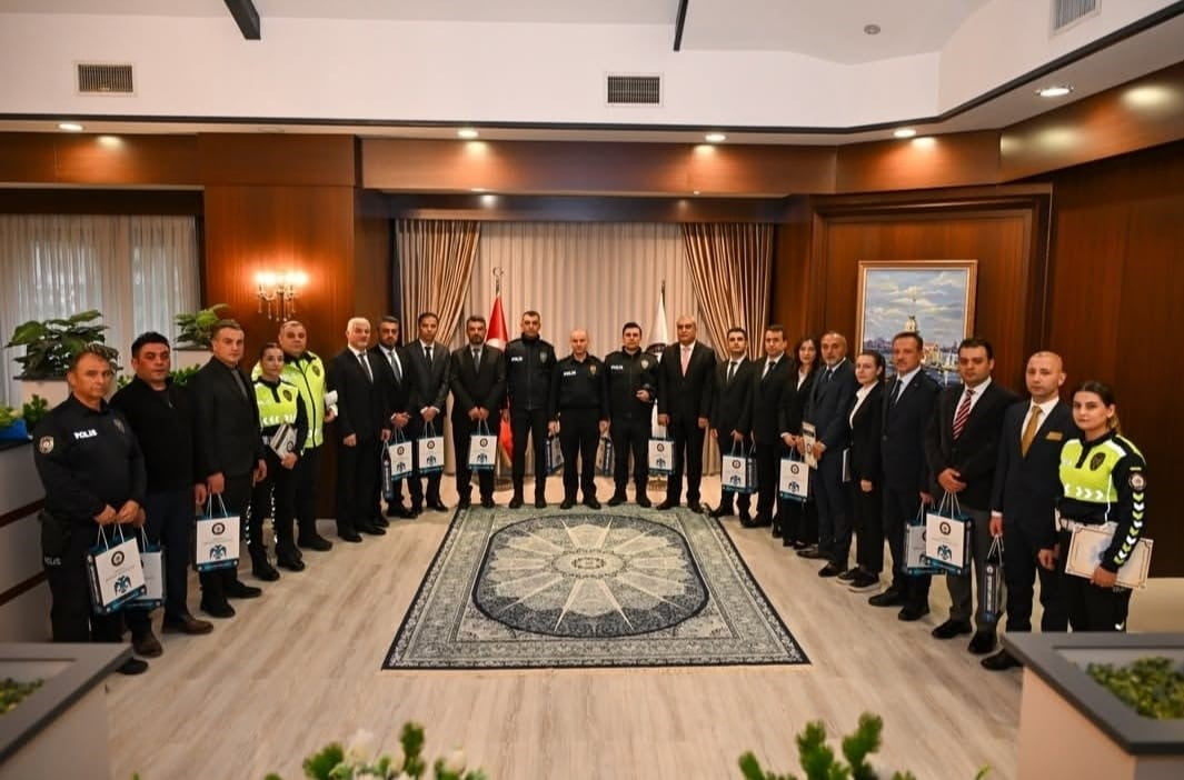 BULDAN İLÇE EMNİYET MÜDÜRLÜĞÜNDE BAŞARIYLA GÖREV YAPAN BAŞARILI POLİS ŞEFLERİ, DÜZENLENEN TÖRENLE...