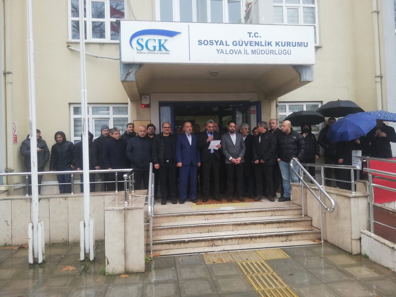 BÜRO MEMUR SEN GENEL BAŞKAN YARDIMCISI CEMAL ÜSTÜN, KAMUDA ŞİDDETİN ÖNLENMESİ İÇİN ÖNCELİKLİ...