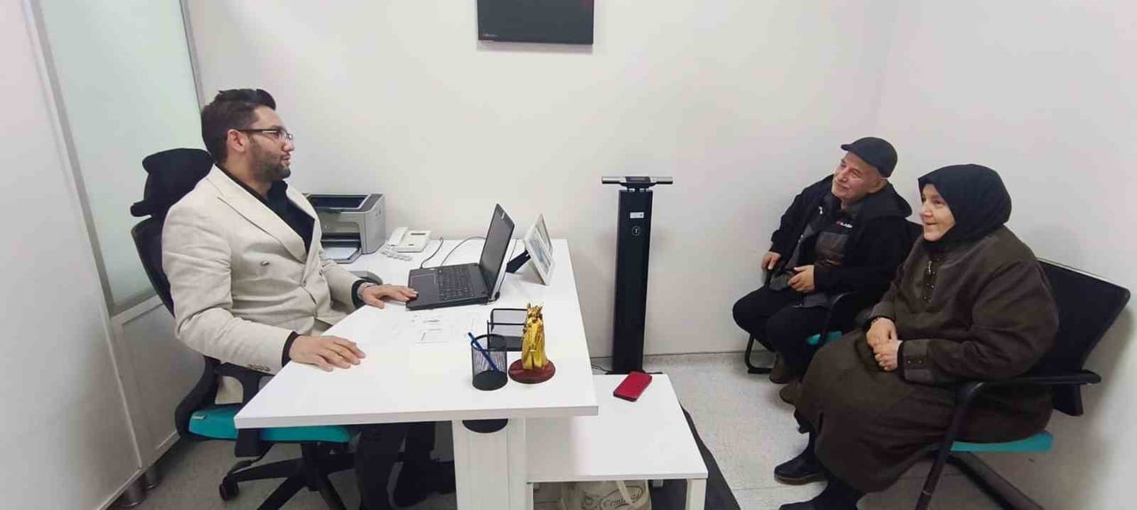 BURSA'DA FAZLA KİLOLARIN GETİRDİĞİ SAĞLIK SORUNLARIYLA MÜCADELE EDEN HALİL-FATMA YAVAŞ ÇİFTİ, 6,5...