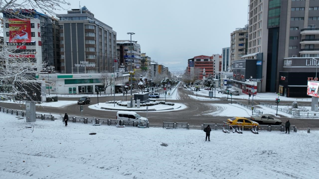 BURSA BEYAZA BÜRÜNDÜ. DRON İLE GÖRÜNTÜLENDİ
