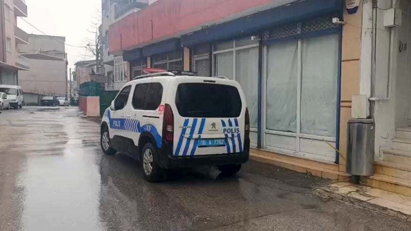 BURSA’DA, BOŞANMA AŞAMASINDA OLDUĞU EŞİ TARAFINDAN SİLAHLA VURULAN KADIN AĞIR YARALANDI.