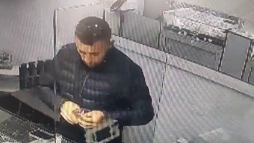 BURSA’DA SAHTE ALTIN VURGUNU: KUYUMCULARI DOLANDIRDILAR, KAMERALARA YAKALANDILAR