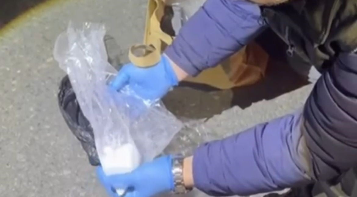 BURSA İL EMNİYET MÜDÜRLÜĞÜ EKİPLERİNCE UYUŞTURUCU TİCARİ YAPAN 3 ŞÜPHELİYE YÖNELİK YAPILAN...