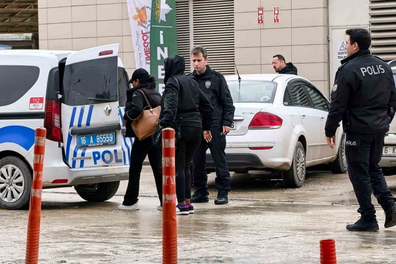 BURSA’NIN İNEGÖL İLÇESİNDE FAALİYET GÖSTEREN BİR MASAJ VE SPA MERKEZİNE DÜZENLENEN OPERASYONDA...