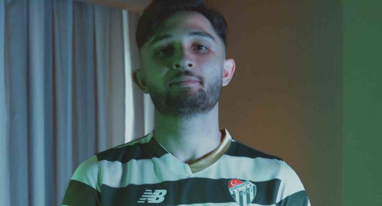 BURSASPOR, ADANA DEMİRSPOR’UN GENÇ YILDIZI SALİH KAVRAZLI’YI KADROSUNA KATARAK HÜCUM HATTINA...