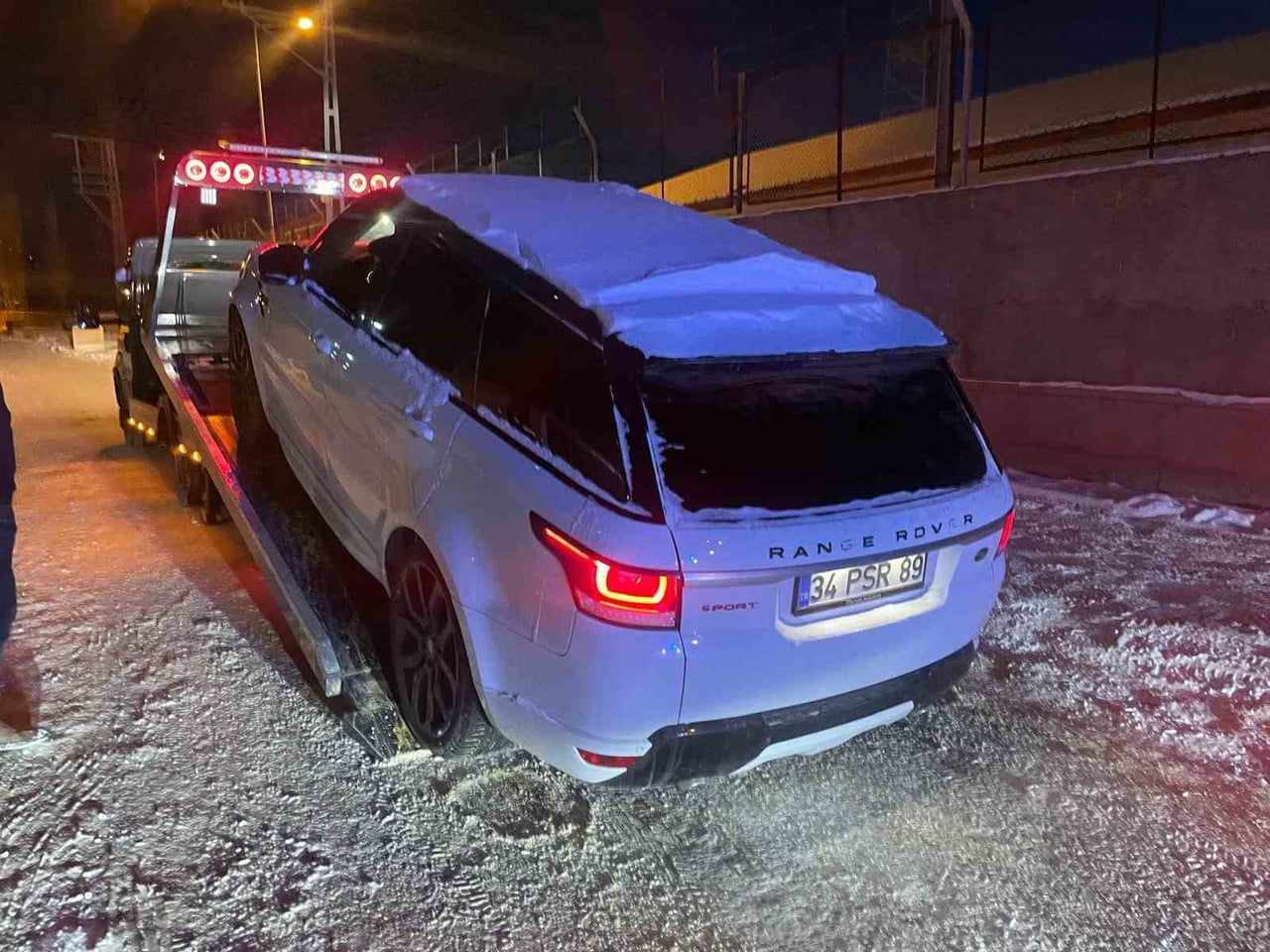 BÜYÜKÇEKMECE ADLİYESİ EMANET BÜROSU'NDAN, İSTANBUL MERKEZLİ 19 İLDE SAHTE VATANDAŞLIK...