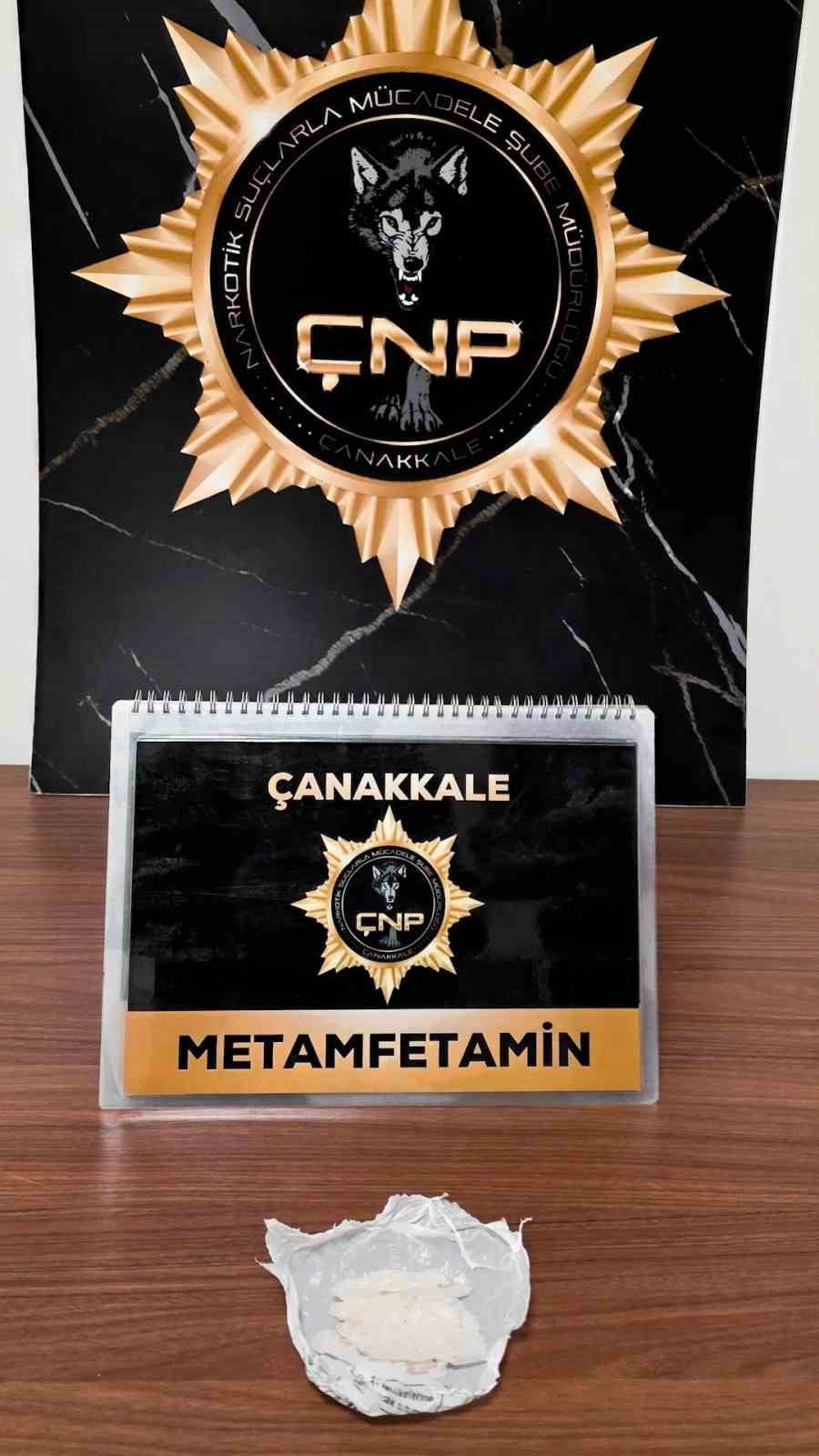 ÇANAKKALE'DE EMNİYET EKİPLERİNCE DÜZENLENEN HUZUR UYGULAMALARI ÇERÇEVESİNDE GERÇEKLEŞTİRİLEN...