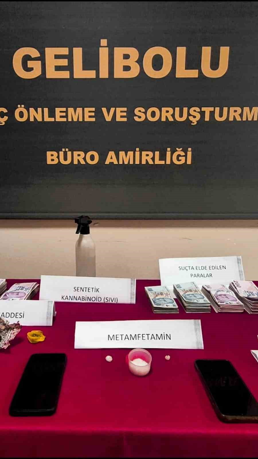 ÇANAKKALE'DE EMNİYET EKİPLERİNCE DÜZENLENEN HUZUR UYGULAMALARI ÇERÇEVESİNDE GERÇEKLEŞTİRİLEN...
