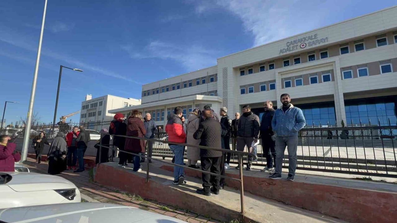 ÇANAKKALE'DE MÜŞTERİLERİNDEN KAR YA DA OLDUĞU HALİYLE DAHA SONRA VERMEK ÜZERE ALDIĞI...