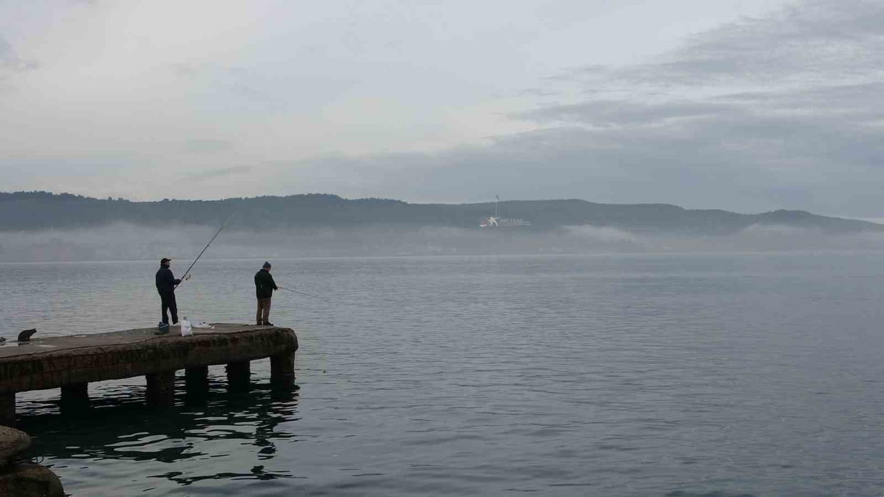 ÇANAKKALE BOĞAZI ETKİLİ OLAN YOĞUN SİS NEDENİYLE SAAT 10.20 İTİBARIYLA ÇİFT YÖNLÜ OLARAK TRANSİT...