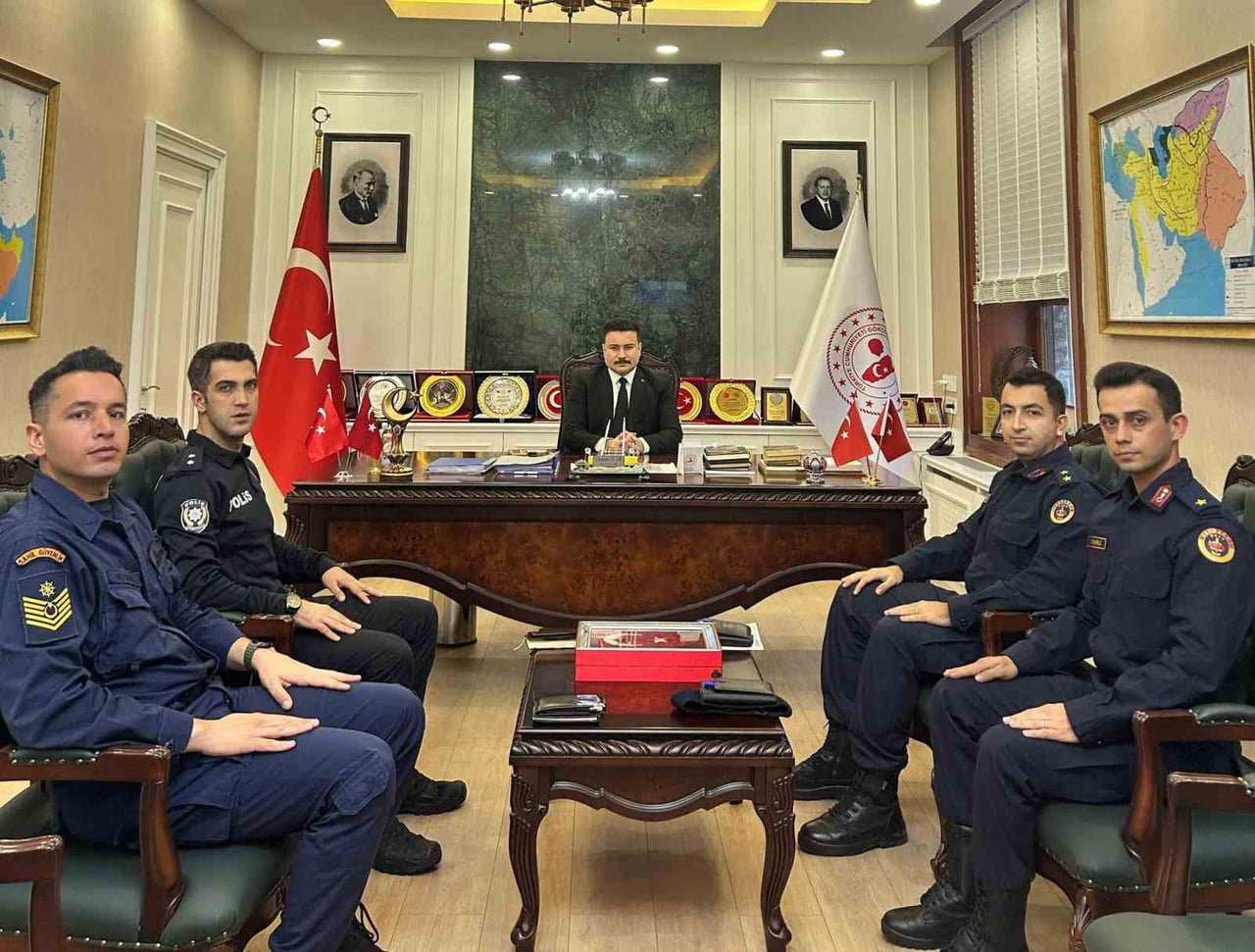 ÇANAKKALE’NİN GÖKÇEADA İLÇESİNDE GERÇEKLEŞTİRLEN İLÇE GÜVENLİK VE ASAYİŞ TOPLANTISINDA YÜRÜTÜLEN...