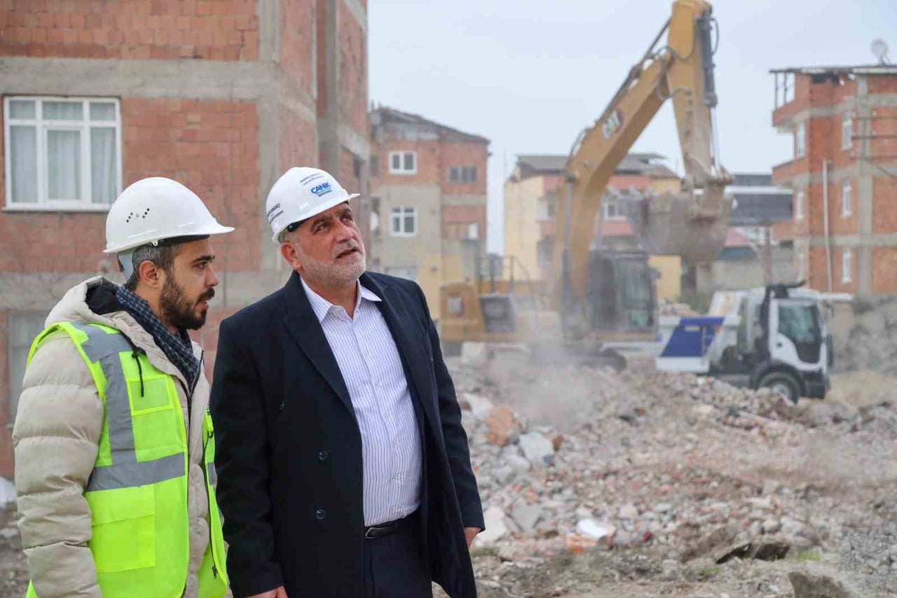 CANİK BELEDİYE BAŞKANI İBRAHİM SANDIKÇI, DEPREME KARŞI GÜVENLİ YAŞAM ALANLARI İÇİN SAHADA BÜYÜK...