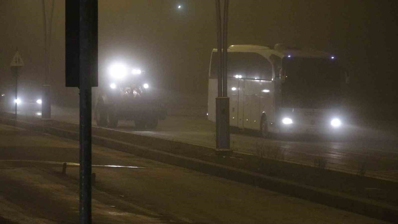 ÇANKIRI'DA ETKİLİ OLAN YOĞUN SİS, ŞEHİRLERARASI KARA YOLLARINDA GÖRÜŞ MESAFESİNİ YER YER 50...