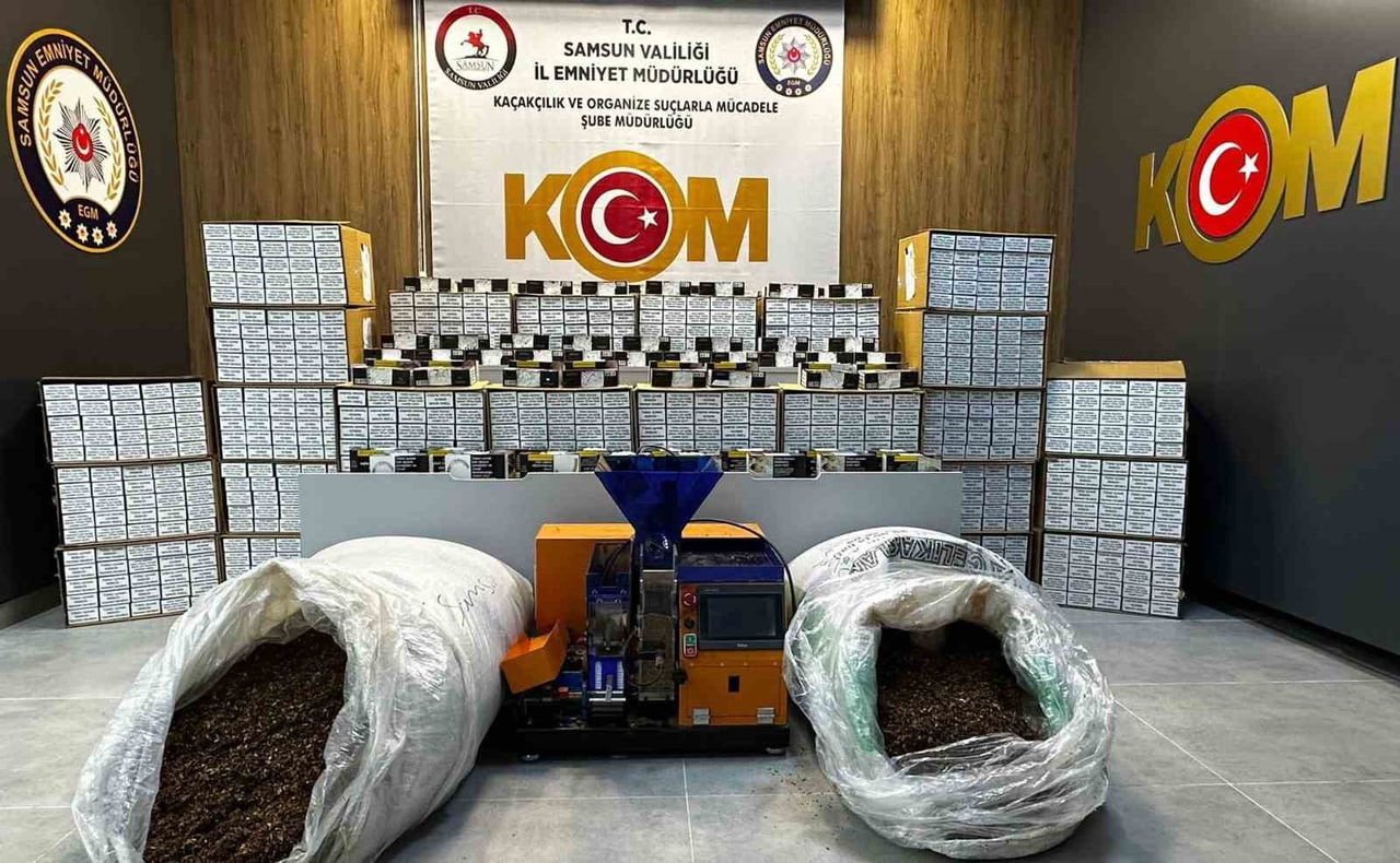 ÇARŞAMBA İLÇESİNDE POLİS EKİPLERİNCE DÜZENLENEN KAÇAKÇILIK OPERASYONUNDA 280 BİN ADET MAKARON, 40...