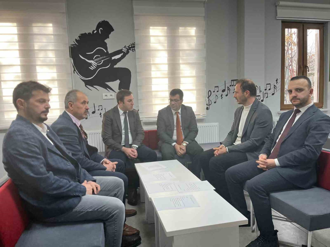 ÇAVDARHİSAR’DA PLANLANAN GENÇLİK VE SPOR PROJELERİ DEĞERLENDİRİLDİ