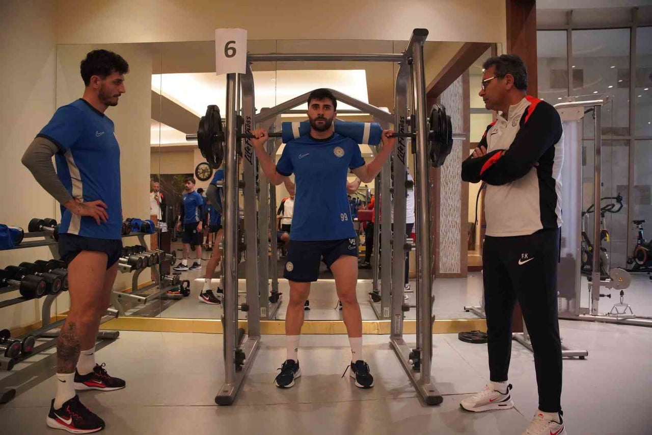 ÇAYKUR RİZESPOR, DEVRE ARASI KAMP HAZIRLIKLARI İÇİN BULUNDUĞU ANTALYA'DA 2. DEVRE HAZIRLIKLARINI...