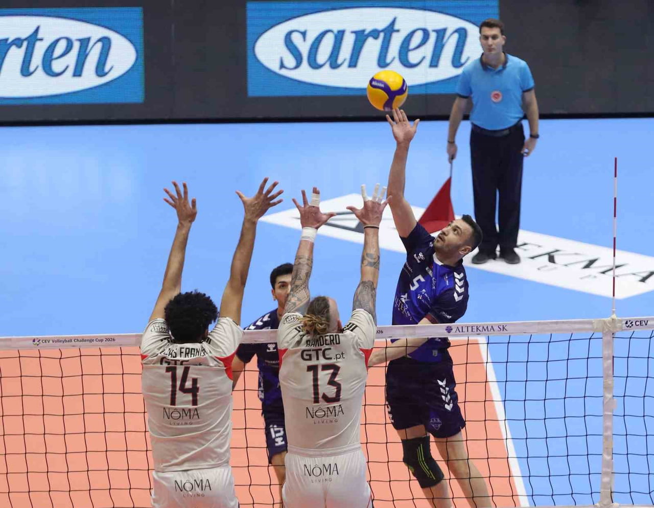 CEV CHALLENGE CUP’TA DEPLASMANDA 3-2 MAĞLUP OLDUĞU PORTEKİZ EKİBİ SPORT LİSBAO E BENFİCA’YI...
