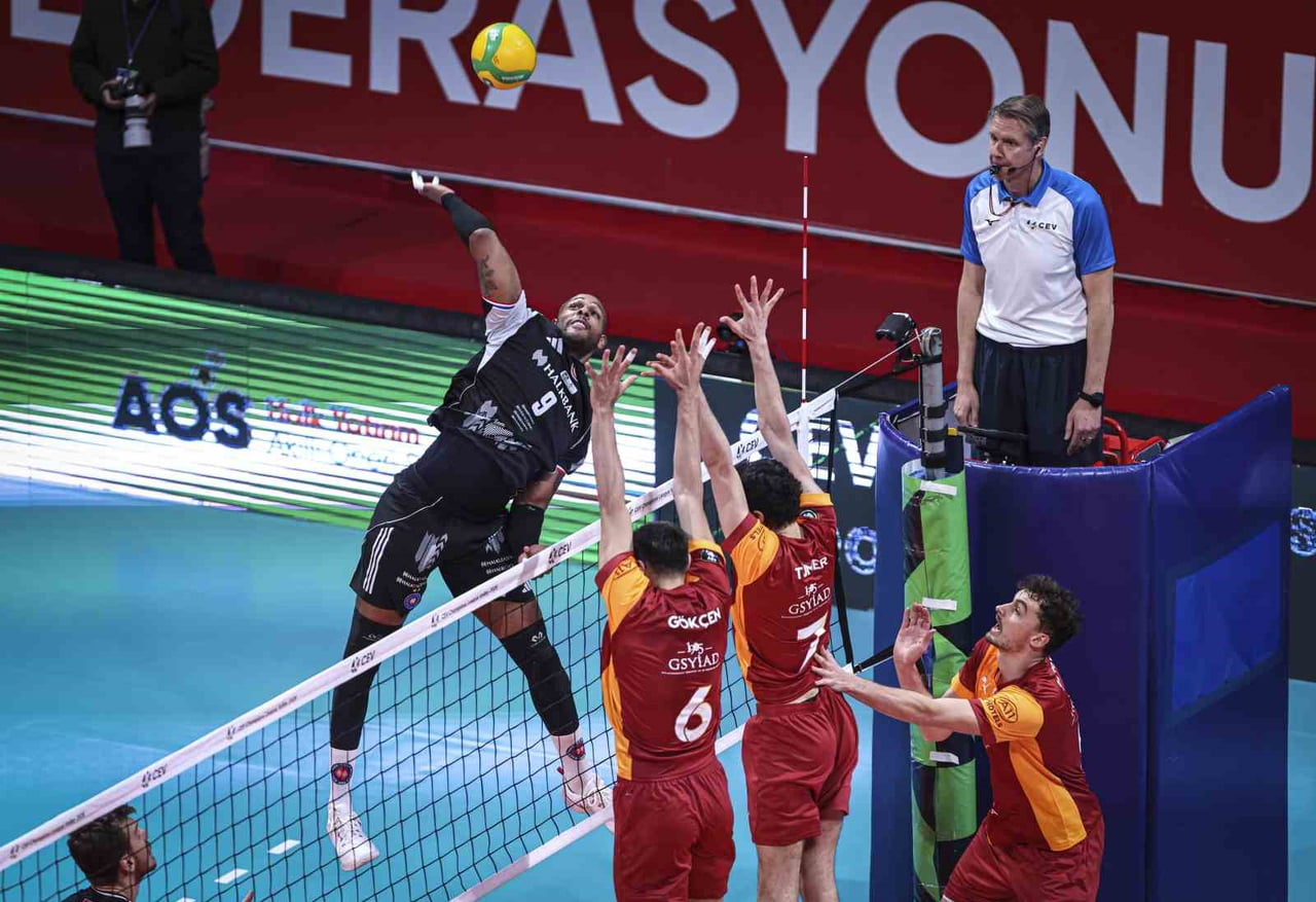 CEV ŞAMPİYONLAR LİGİ’NİN 2. HAFTASINDA HALKBANK ERKEK VOLEYBOL TAKIMI, GALATASARAY'I 3-2 MAĞLUP...