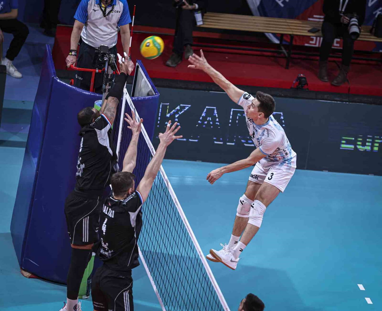 CEV ŞAMPİYONLAR LİGİ’NİN 3. HAFTASINDA HALKBANK ERKEK VOLEYBOL TAKIMI, BELÇİKA TEMSİLCİSİ KNACK...