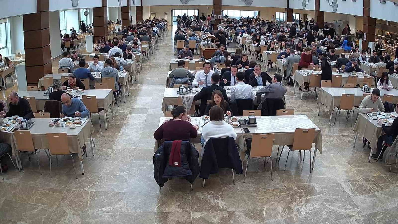 ÇEVRE ŞEHİRCİLİK VE İKLİM DEĞİŞİKLİĞİ BAKANLIĞI’NDA PERSONELLERE 3 BİN KİŞİLİK DEVELİ’NİN YEREL...