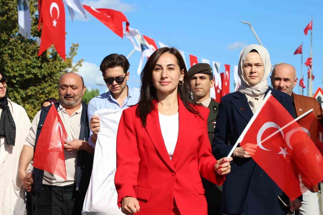 CHP'DEN AYRILARAK AK PARTİ'YE KATILAN BEYKOZ BELEDİYE BAŞKAN VEKİLİ ÖZLEM VURAL GÜRZEL HAKKINDA...