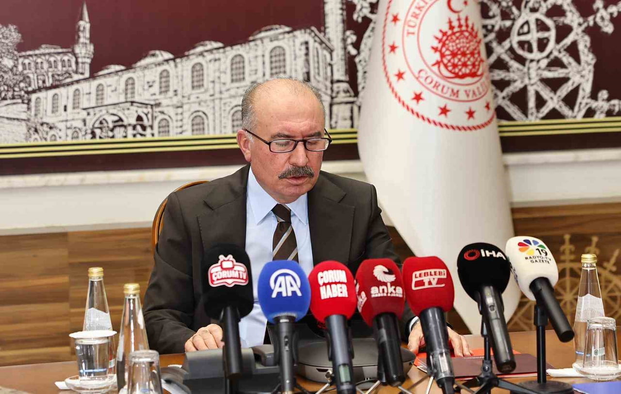 ÇORUM VALİSİ ALİ ÇALGAN, " AÇIKLAMALARIMIZIN İLK BAŞLIĞINI TERÖRLE MÜCADELE FAALİYETLERİ...