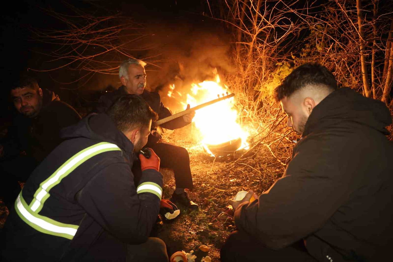 ÇUKUROVA’DA METEOROLOJİ’NİN DON UYARISININ ARDINDAN ÇİFTÇİLER, COĞRAFİ İŞARETLİ VE LEZZETİ...
