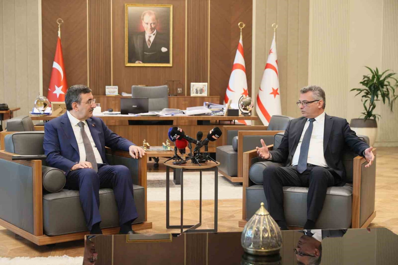 CUMHURBAŞKANI YARDIMCISI YILMAZ, DÜN GELDİĞİ KKTC'NİN BAŞKENTİ LEFKOŞA'DA TEMASLARINI...