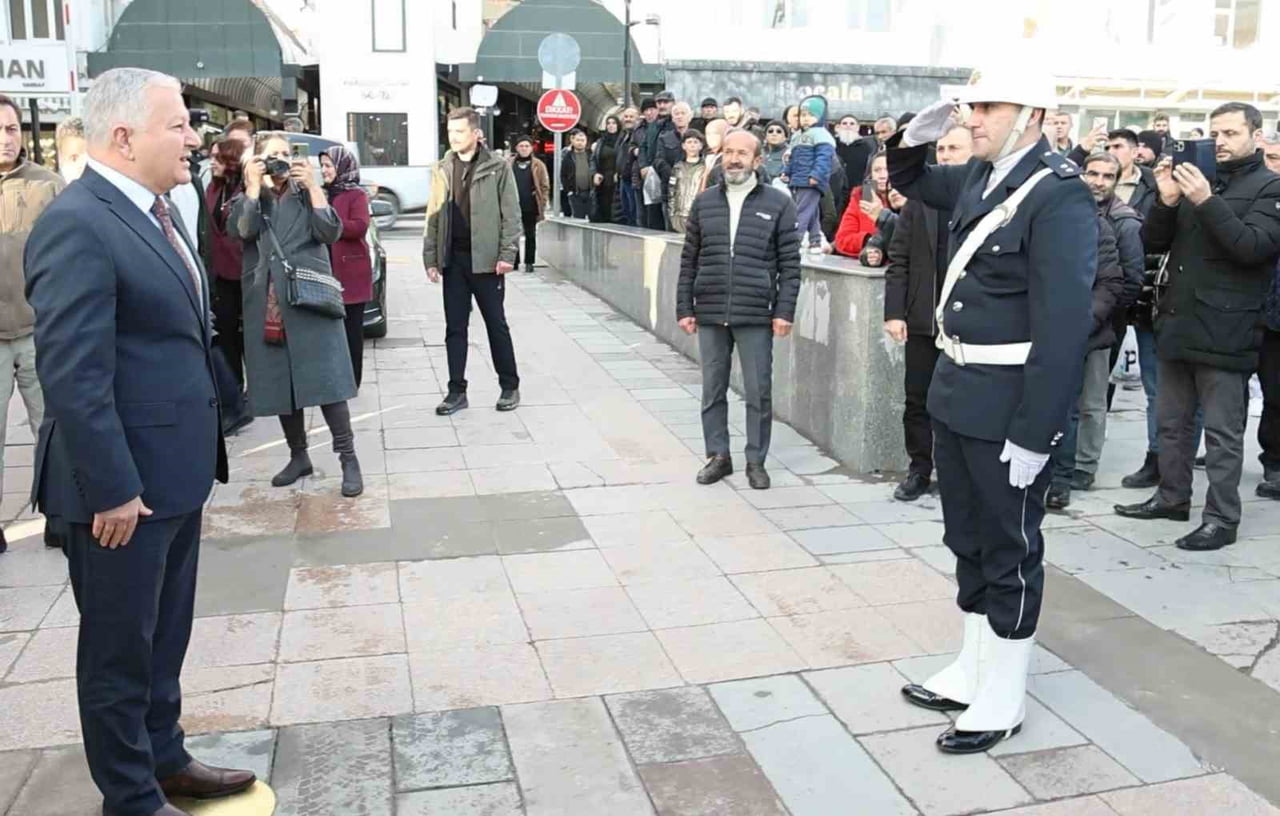 CUMHURBAŞKANLIĞI 06.01.2026 TARİHLİ VE 2026/1 SAYILI KARARI İLE AKSARAY’A VALİ OLARAK ATANAN MURAT...