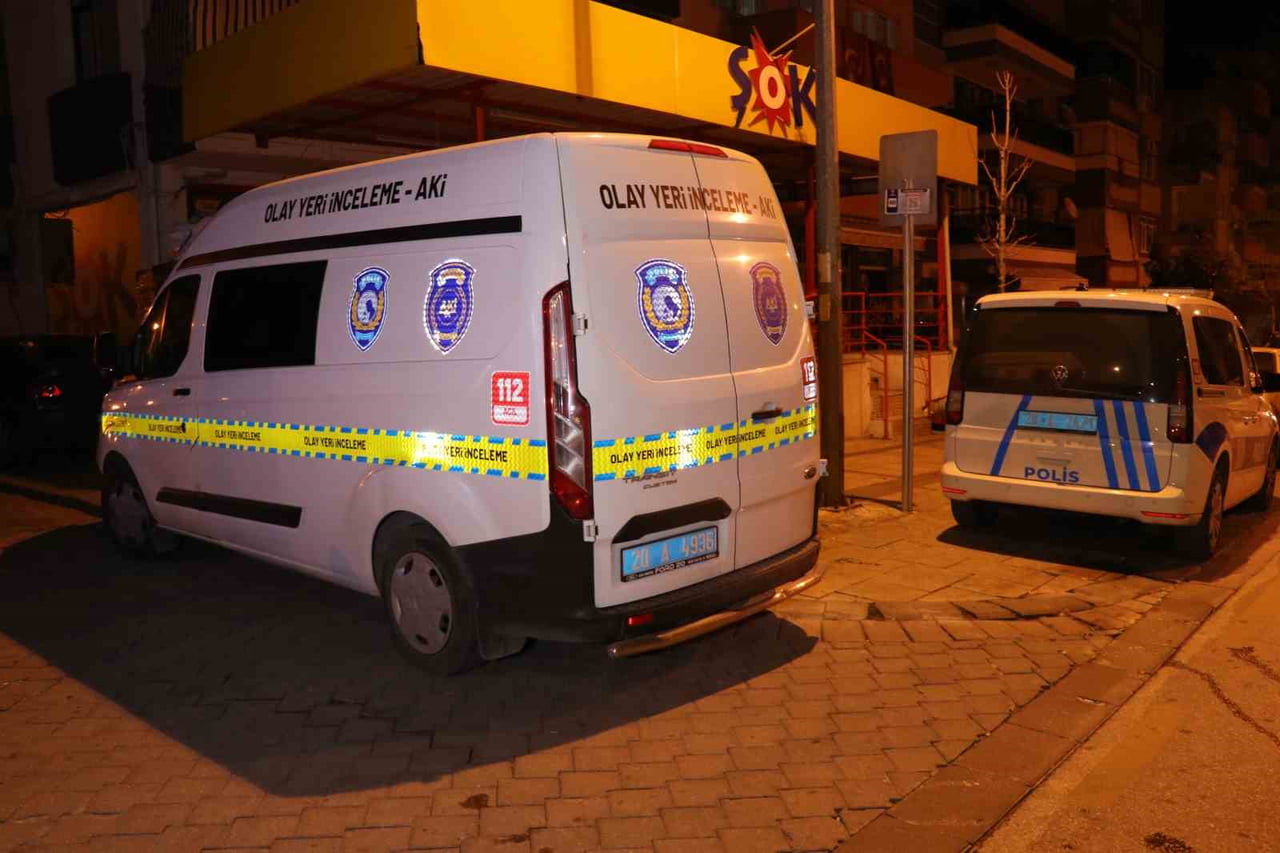 DENİZLİ’DE SOBADAN KAYNAKLI ÇIKAN YANGINDA DUMANDAN ETKİLENEN 93 YAŞINDAKİ YAŞLI KADIN HAYATINI...