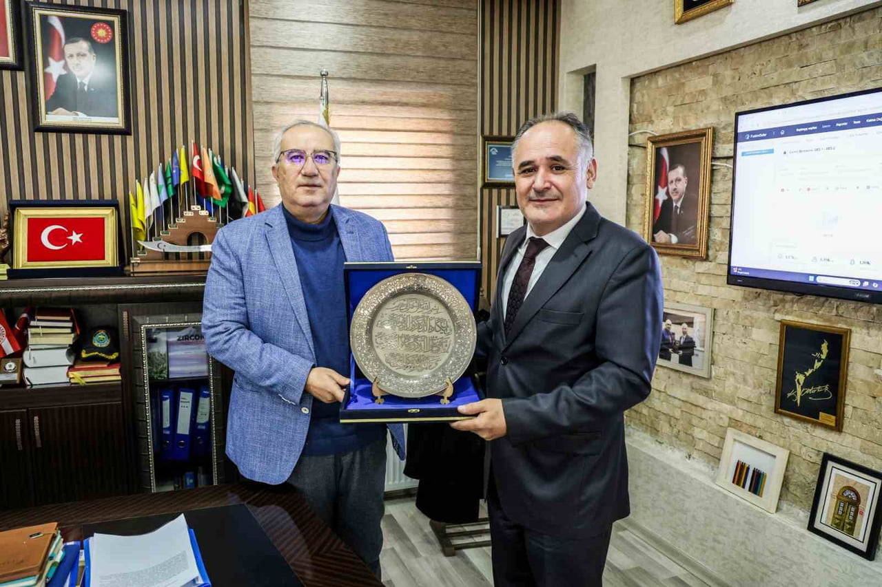 DENİZLİ İL KÜLTÜR VE TURİZM MÜDÜRÜ ADEM ÖZEL VE BERABERİNDEKİ HEYET, ÇAMELİ BELEDİYE BAŞKANI...