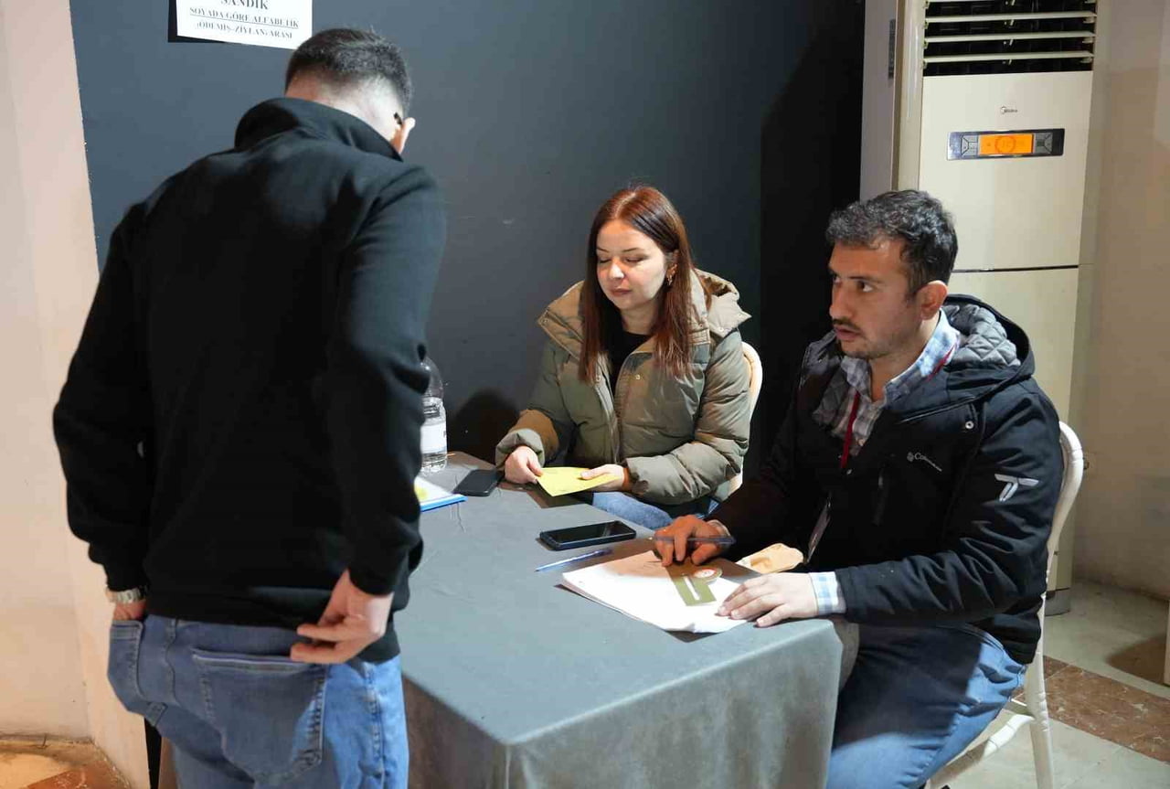 DENİZLİ LOKANTACILAR ODASI’NIN YENİ BAŞKANINA SEÇMEK İÇİN DENİZLİLİ LOKANTACILAR SANDIK BAŞINA...