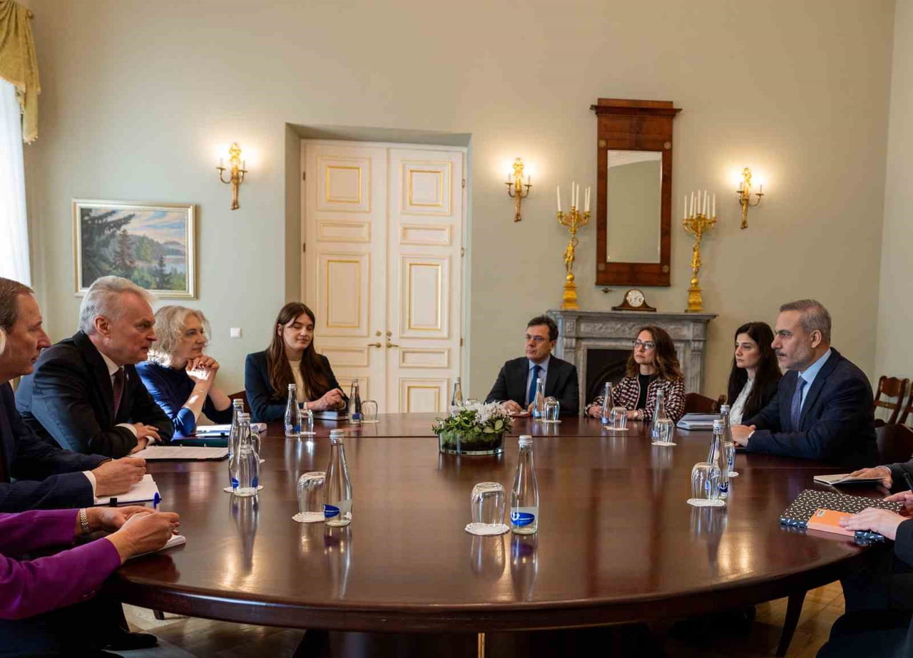 DIŞİŞLERİ BAKANI HAKAN FİDAN, VİLNİUS’TA LİTVANYA CUMHURBAŞKANI GİTANAS NAUSEDA TARAFINDAN KABUL...